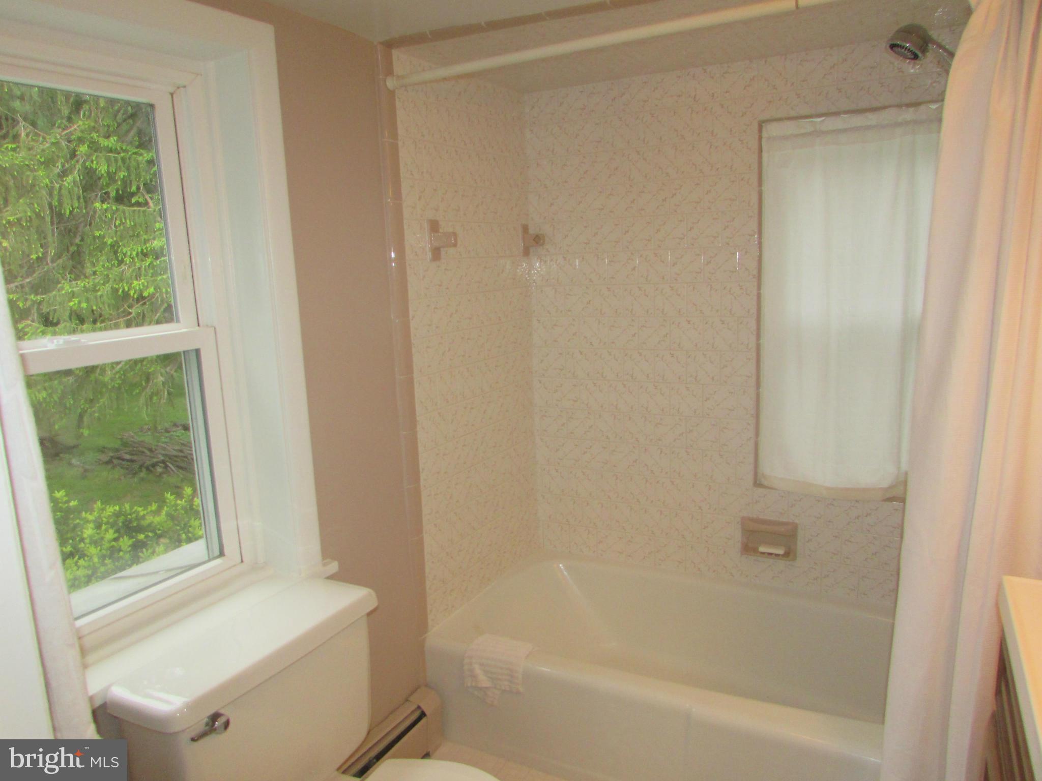 2506 Albert Rill Road Westminster, MD 21157 - Photo 17 of 29 Full Bath on 2nd level