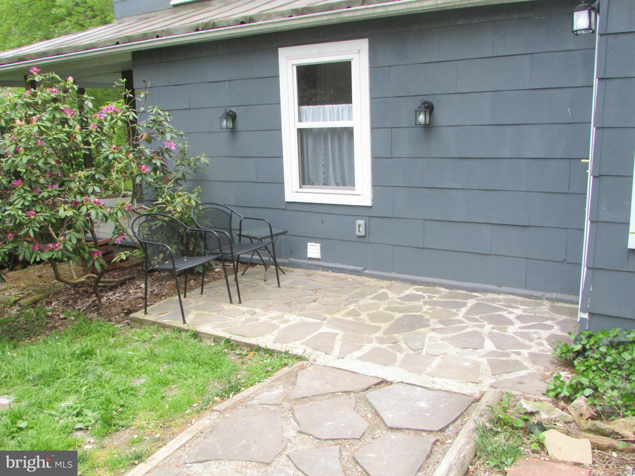 2506 Albert Rill Road Westminster, MD 21157 - Photo 4 of 29 Patio on side