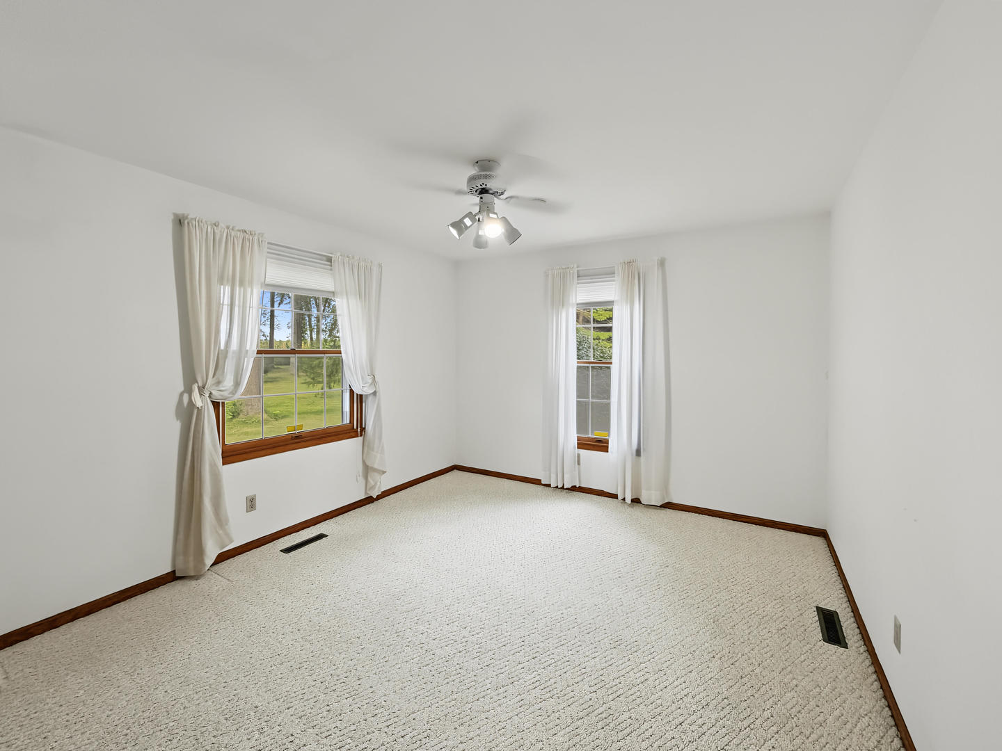 2016 2100 North Road Watseka, IL 60970 - Photo 21 of 41 Gallery Image 21