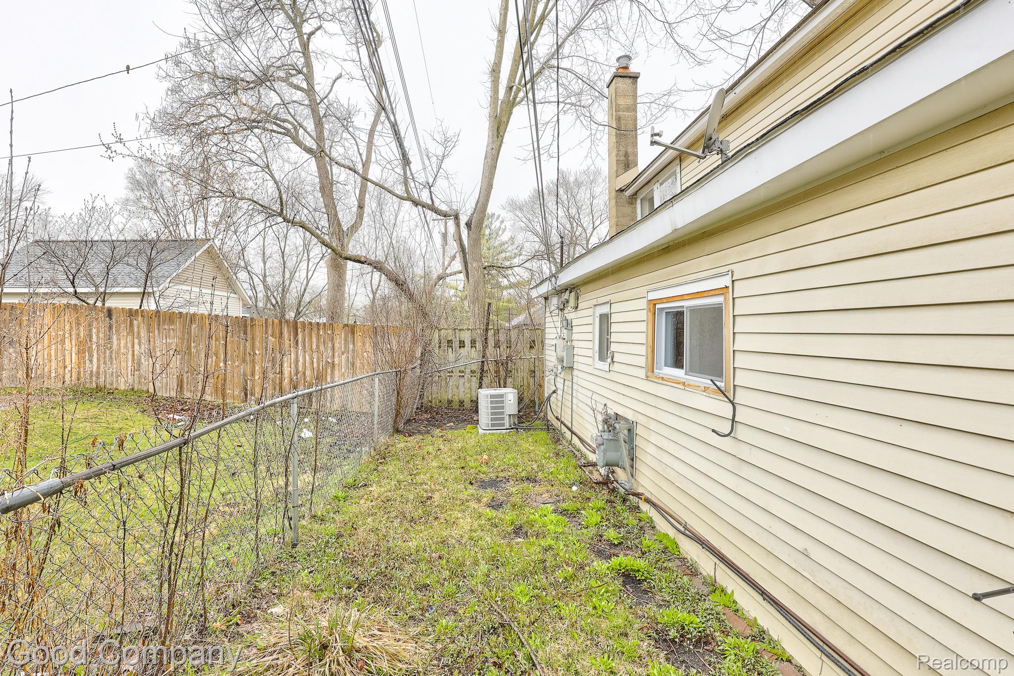 1377 Dorothea Road Berkley, MI 48072 - Photo 27 of 36 1377 Dorothea Rd.-29.jpg