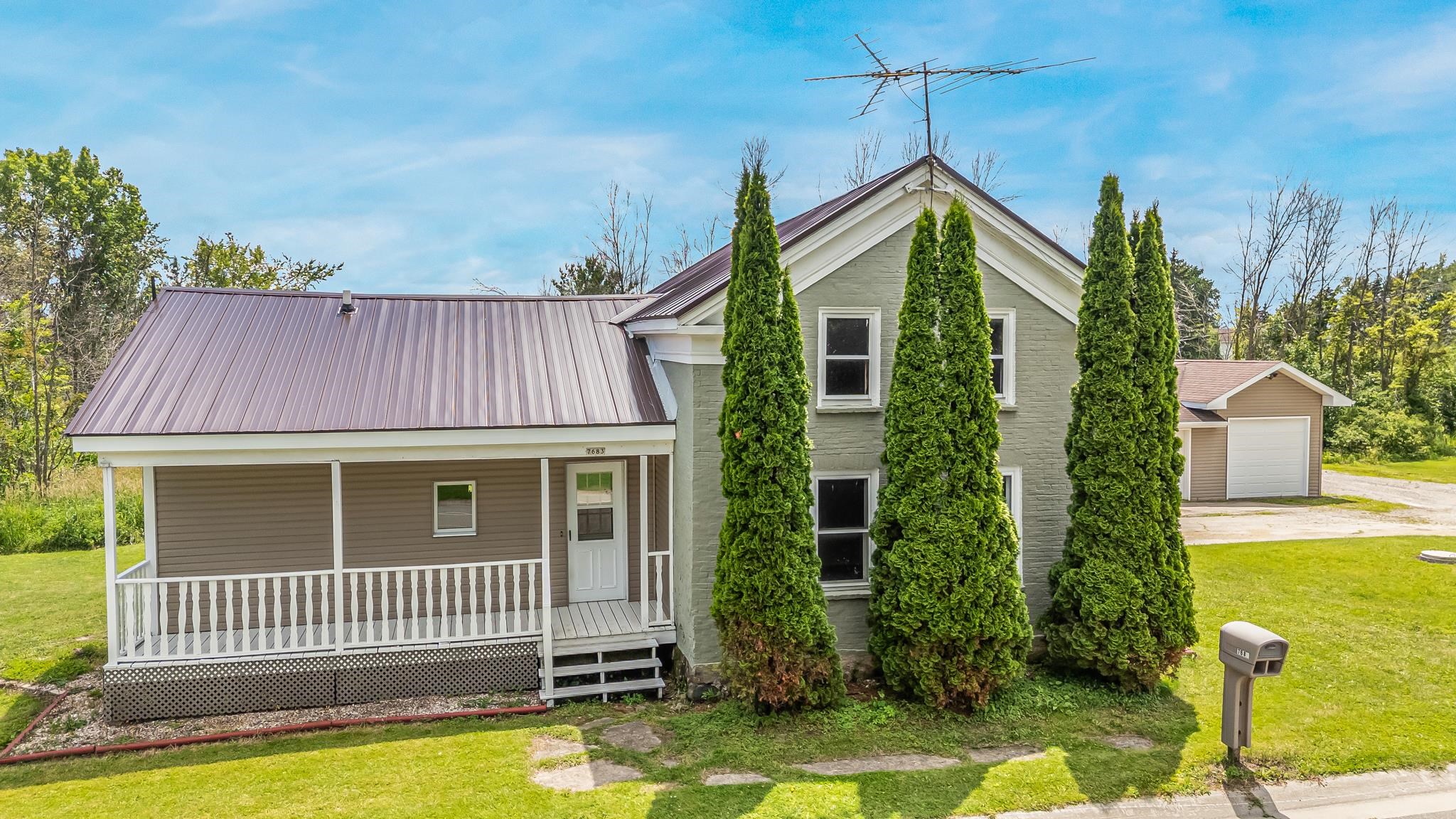 7683 County Rd II Fremont, WI 54940 - Photo 4 of 50