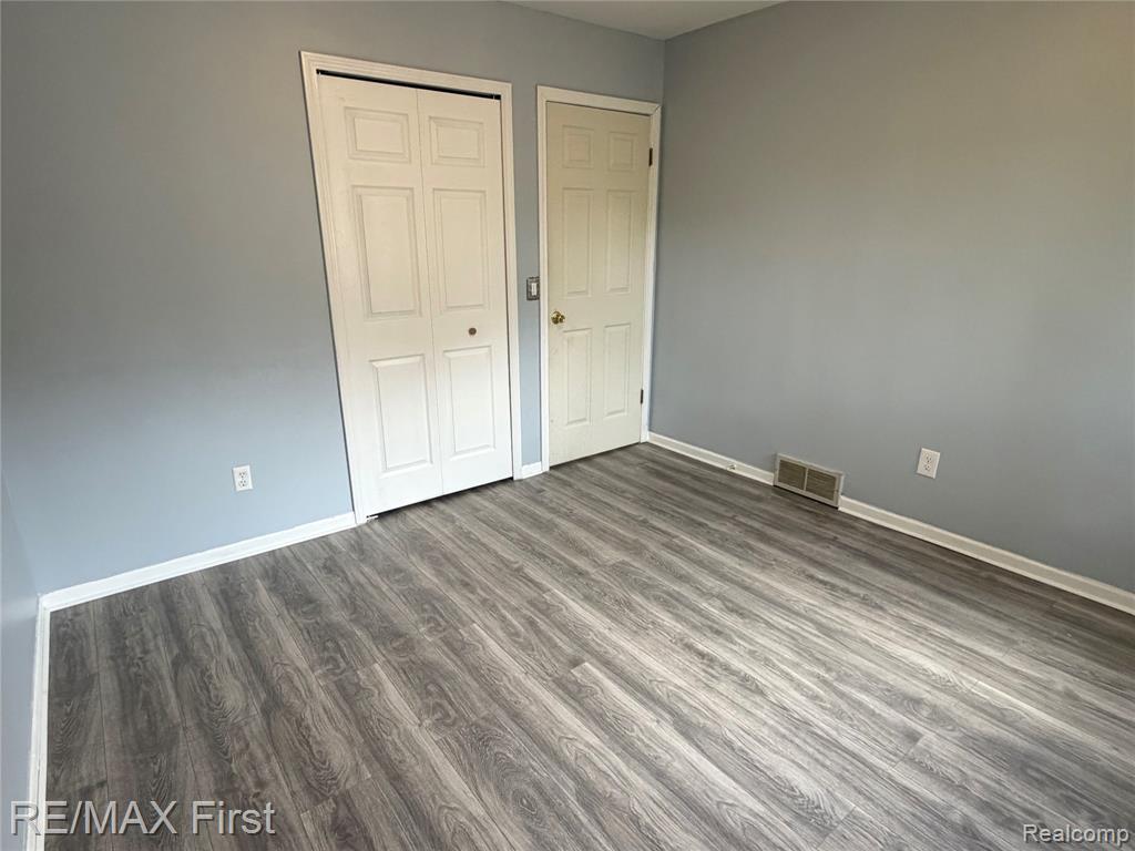 2830 Hessel Avenue Rochester Hills, MI 48307 - Photo 15 of 27