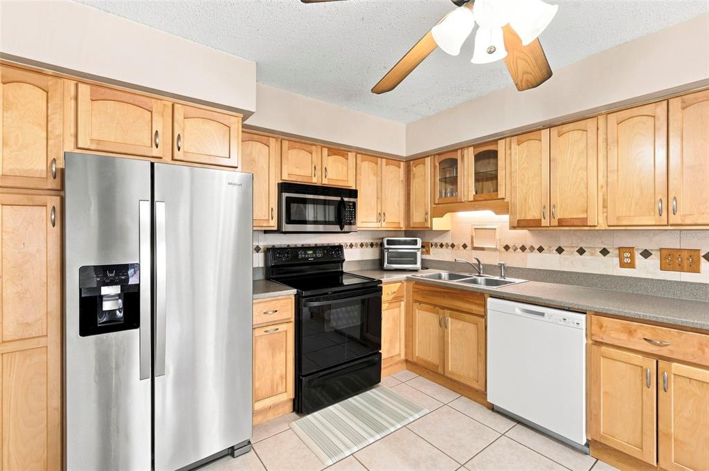2095 Sunset Point Road, Unit 2302 Clearwater, FL 33765 - Photo 19 of 51 Gallery Image 19