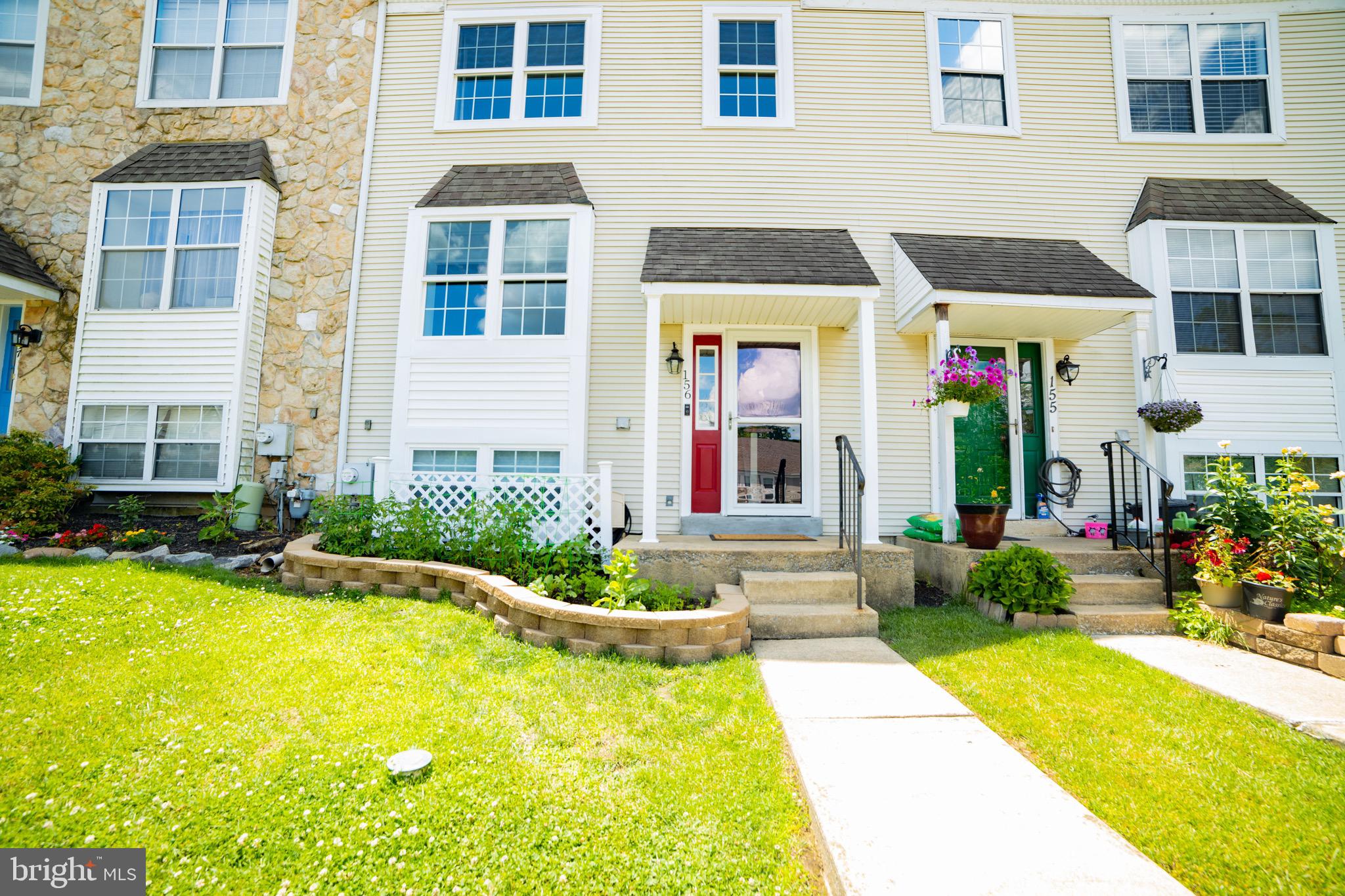 156 Marie Circle Aston, PA 19014 - Photo 3 of 27