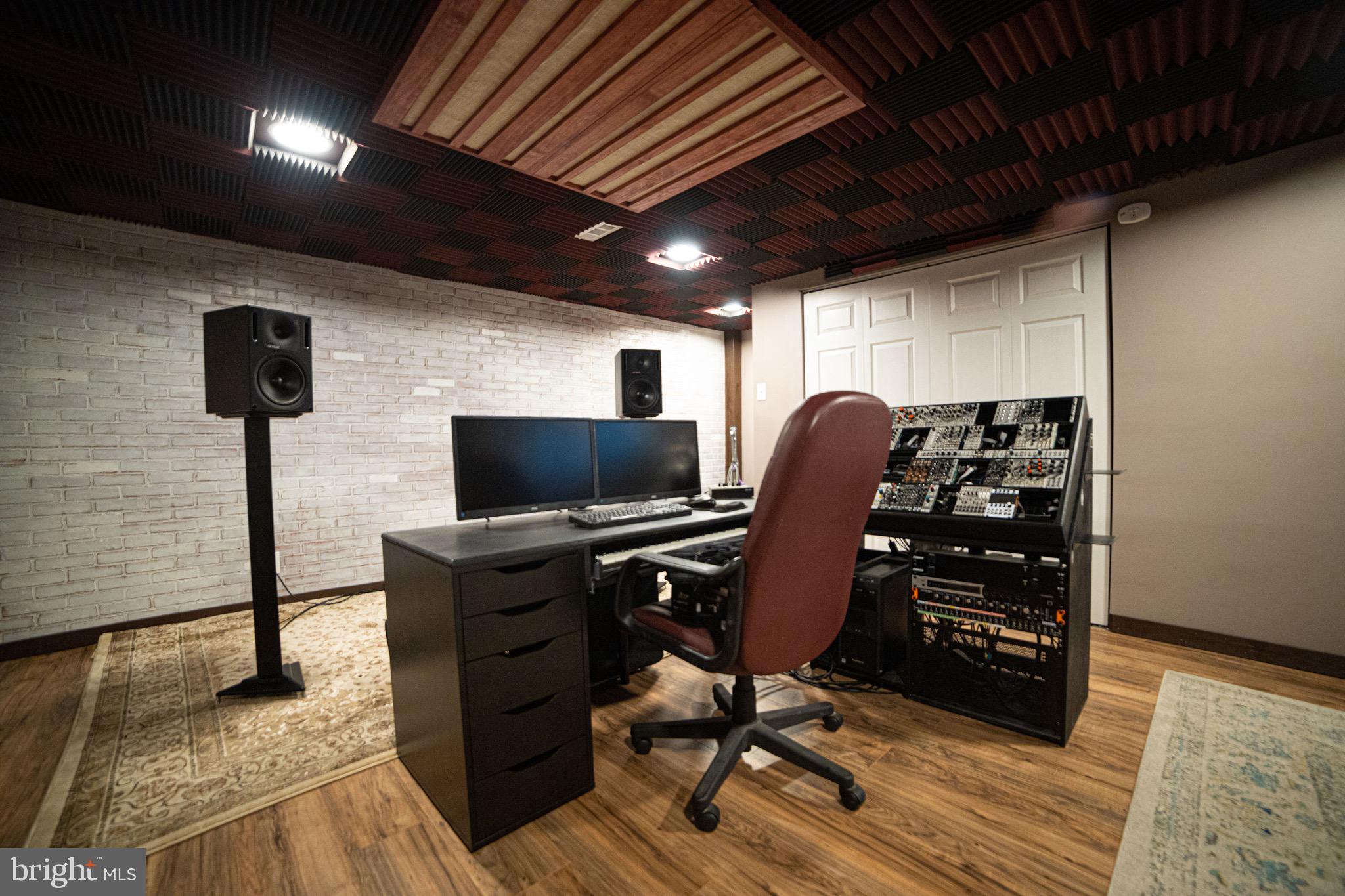 156 Marie Circle Aston, PA 19014 - Photo 25 of 27