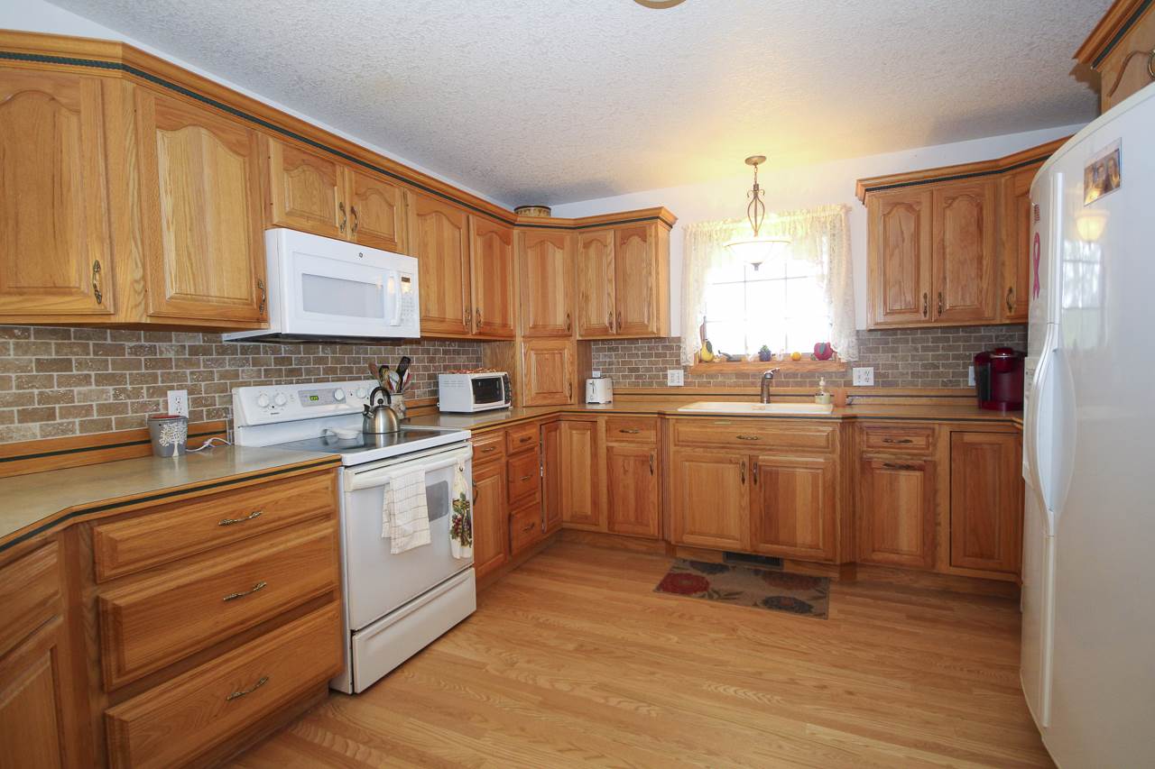 1167 East Blanchard Road Shepherd, MI 48883 - Photo 9 of 44 1880450-8.JPG