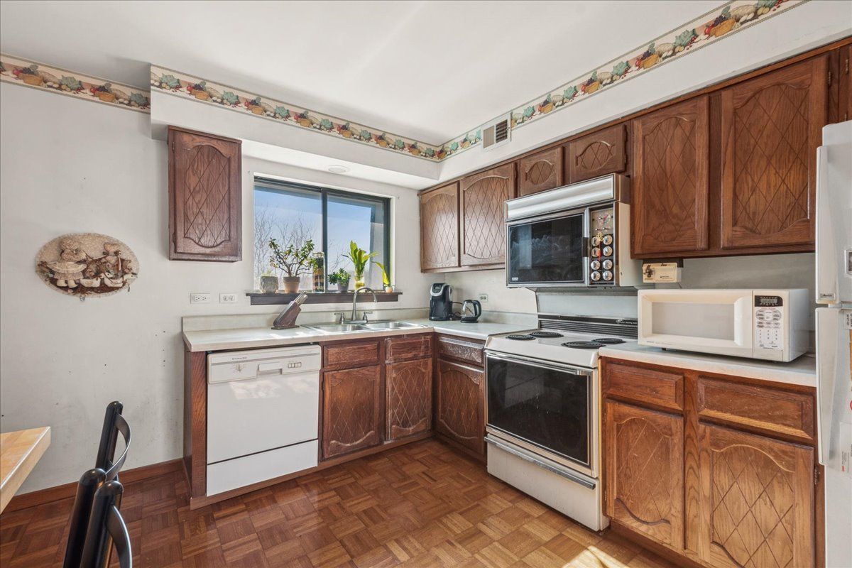 3266 Sanders Road, Unit 6F Northbrook, IL 60062 - Photo 9 of 20