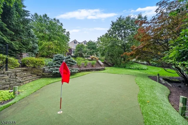 a park view with a entertaining space