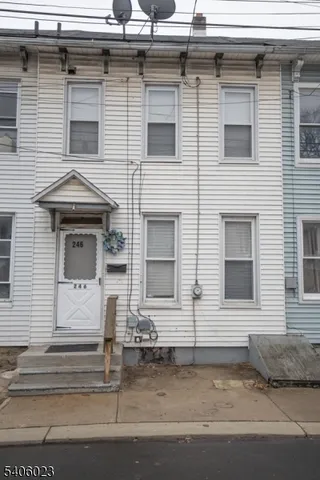 $1,927 | 246 Washington Street, Phillipsburg, NJ 08865