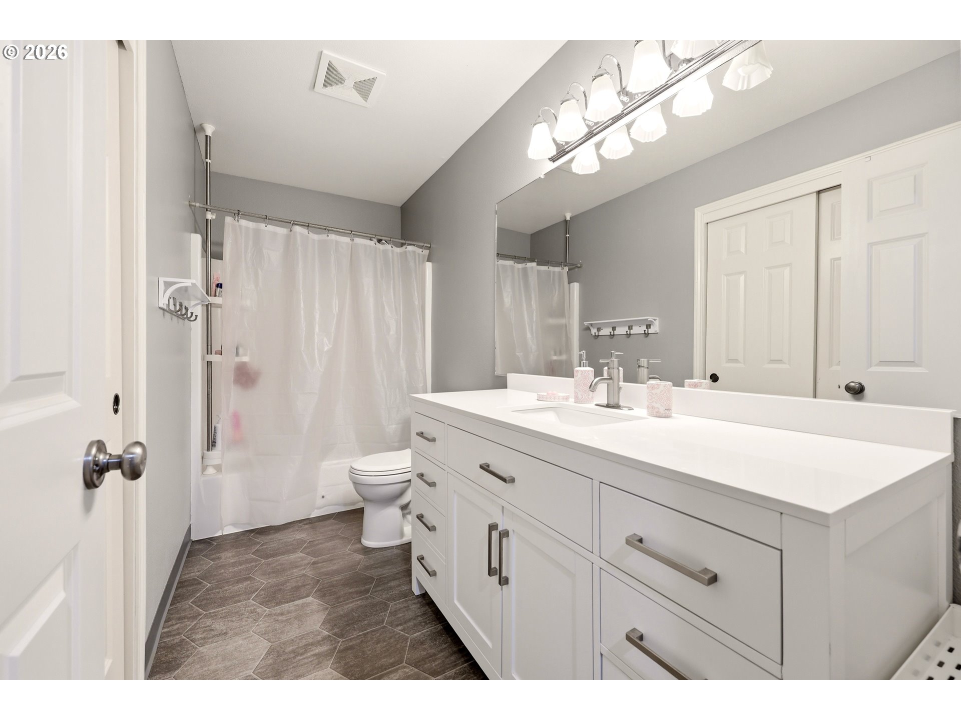 16210 Southwest Bray Lane Tigard, OR 97224 - Photo 35 of 47