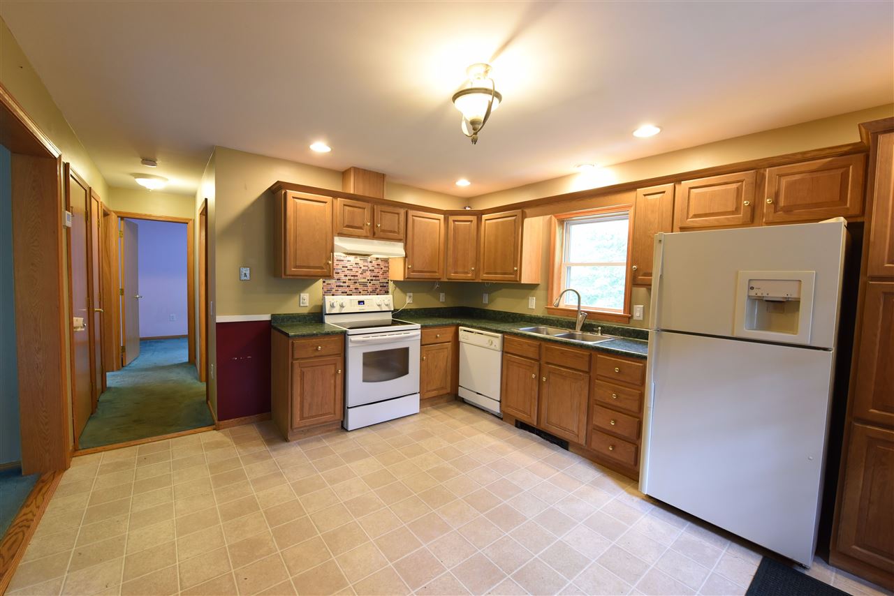 18 Snow Pond Road Concord, NH 03301 - Photo 5 of 33