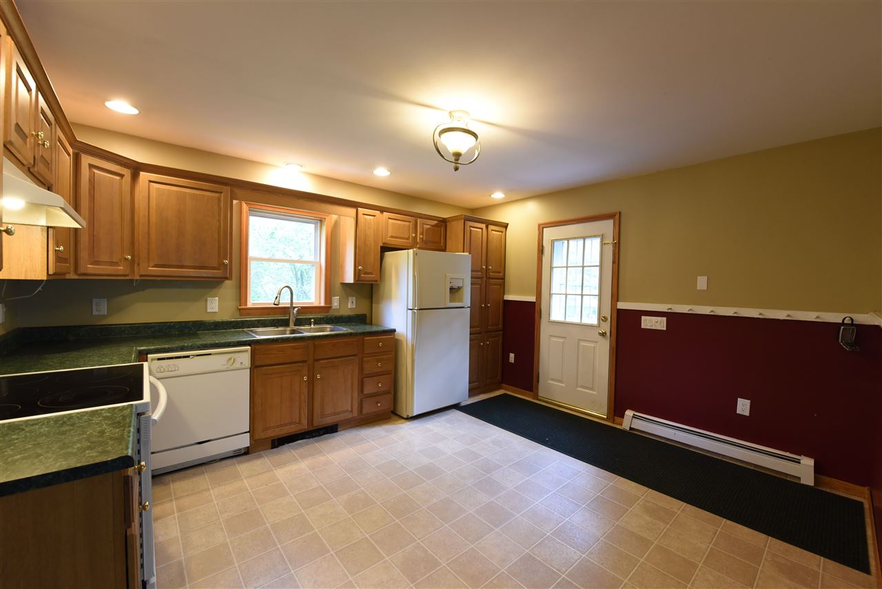 18 Snow Pond Road Concord, NH 03301 - Photo 6 of 33