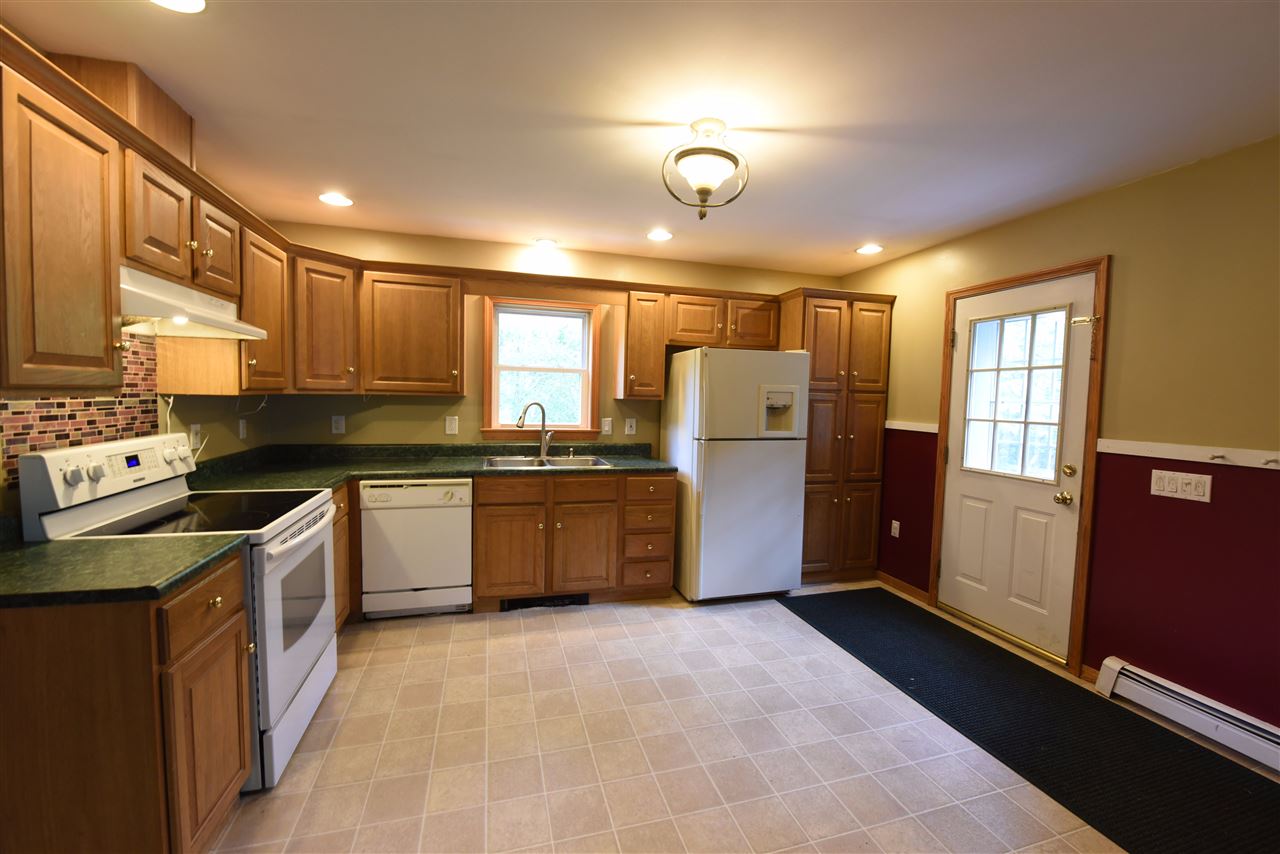 18 Snow Pond Road Concord, NH 03301 - Photo 7 of 33