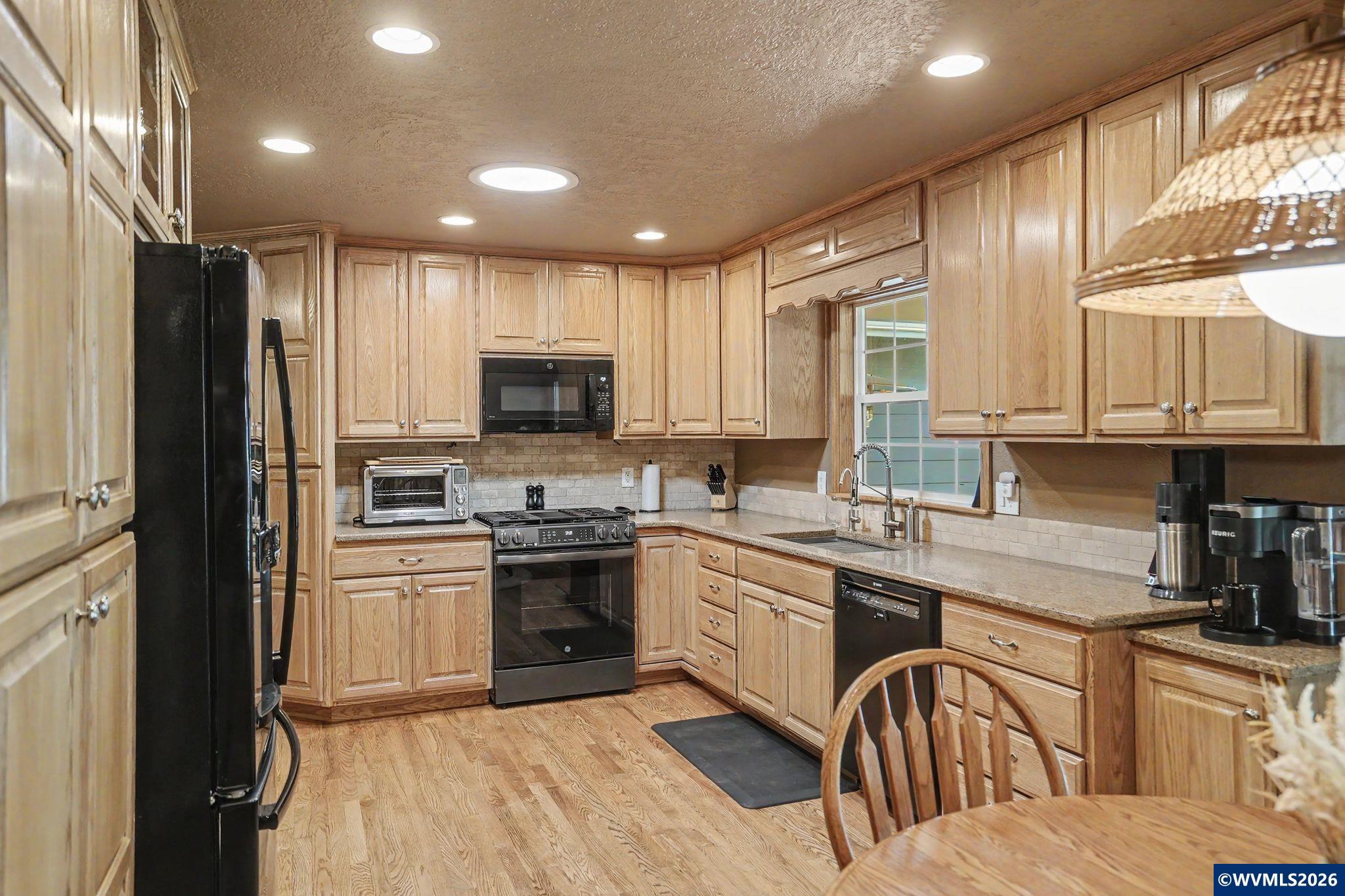 4920 Jones Road Southeast Salem, OR 97302 - Photo 12 of 43