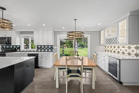 $589,000 | 4 Garden Court, Prospect Heights, IL 60070