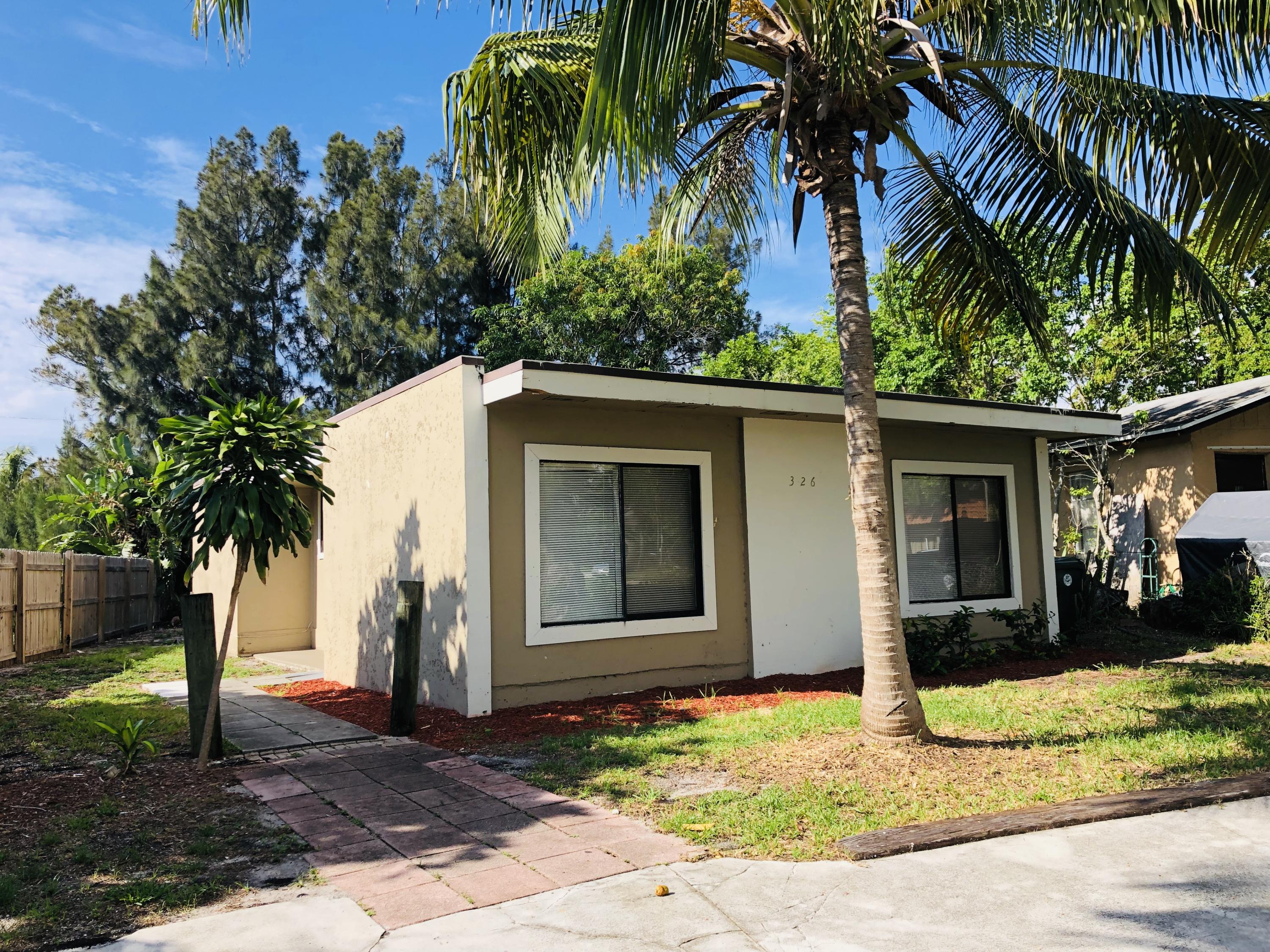 326 Kingsbridge Street Boca Raton, FL 33487 - Photo 2 of 16 IMG_9372 2