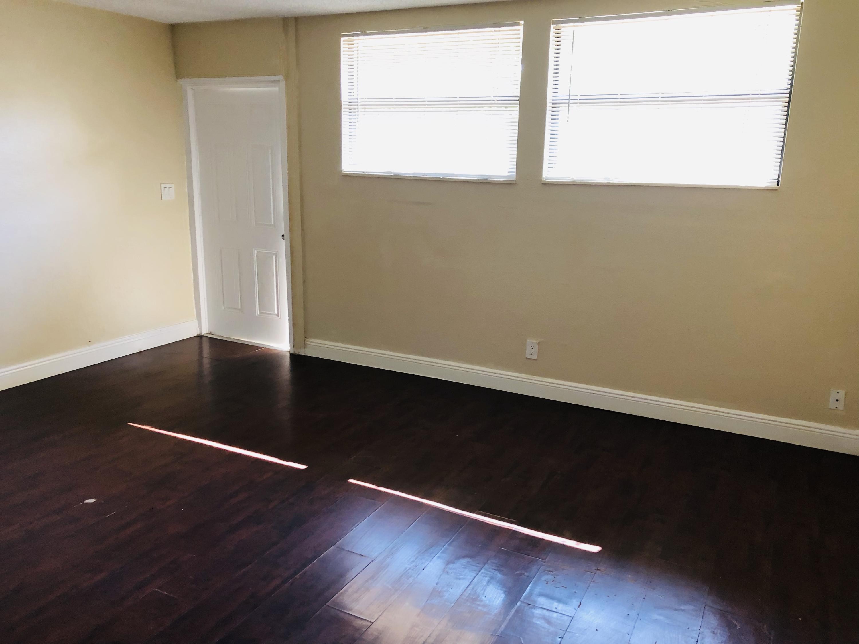 326 Kingsbridge Street Boca Raton, FL 33487 - Photo 5 of 16 IMG_9378 2