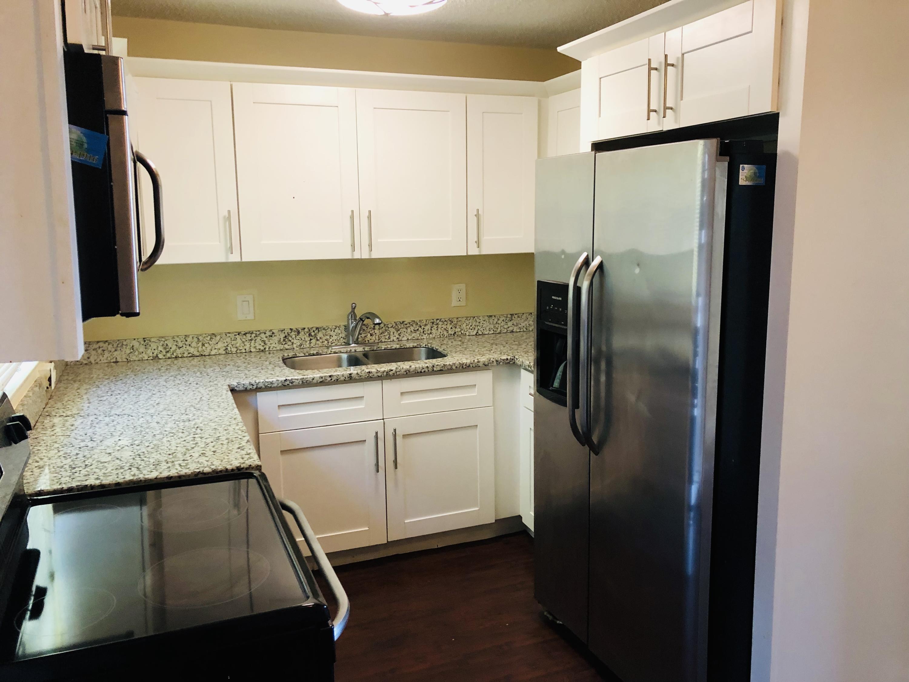 326 Kingsbridge Street Boca Raton, FL 33487 - Photo 6 of 16 IMG_9380 2