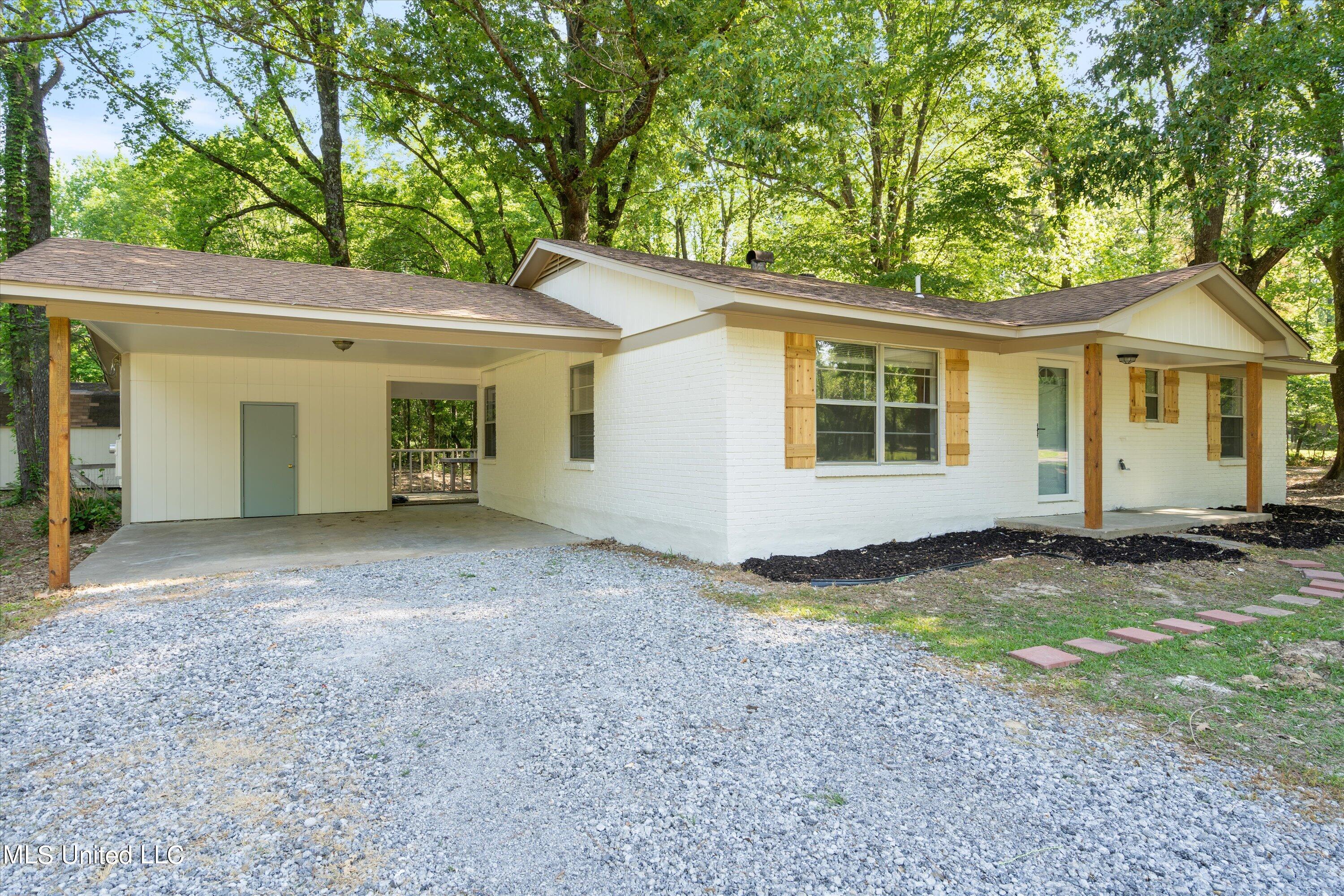 258 Crestfield Road Coldwater, MS 38618 - Photo 1 of 31 Welcome HOME!