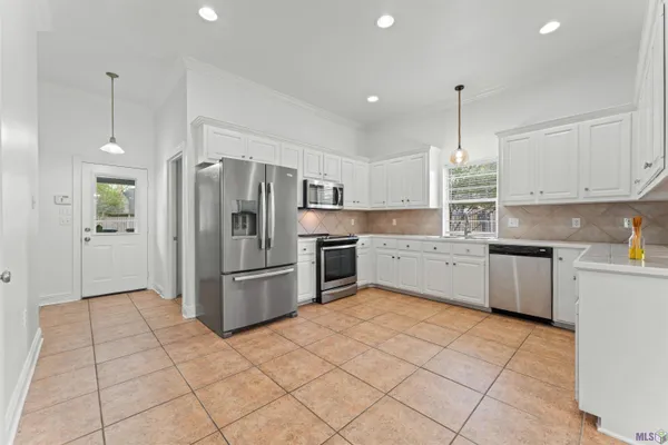 $2,500 | 10749 Hillwood Avenue, Baton Rouge, LA 70810