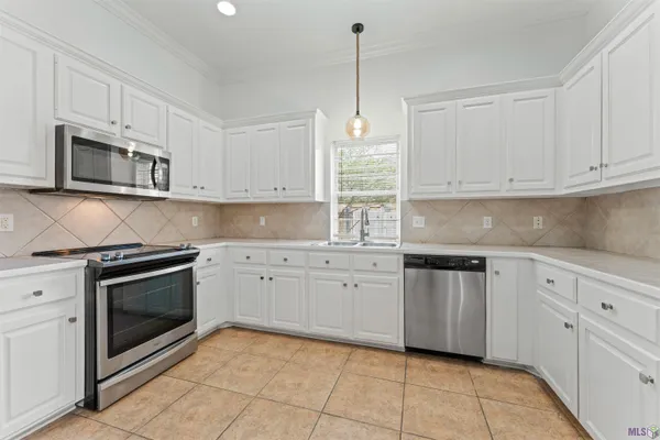 $2,500 | 10749 Hillwood Avenue, Baton Rouge, LA 70810