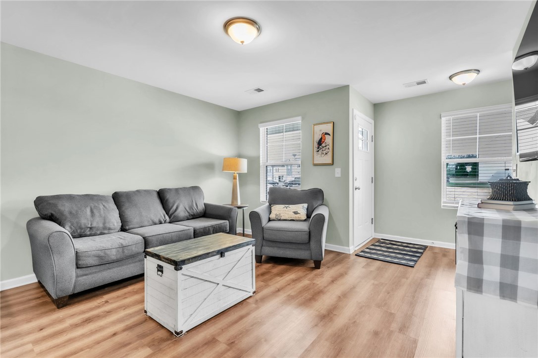 123 Adger Road Pendleton, SC 29670 - Photo 5 of 28 Living Room