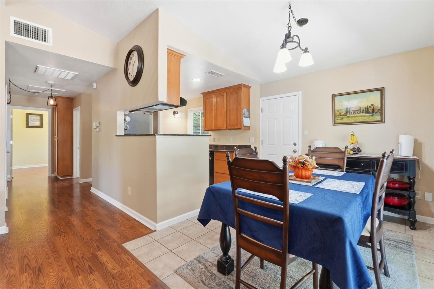 3701 Chamberlain Way Carmichael, CA 95608 - Photo 6 of 28