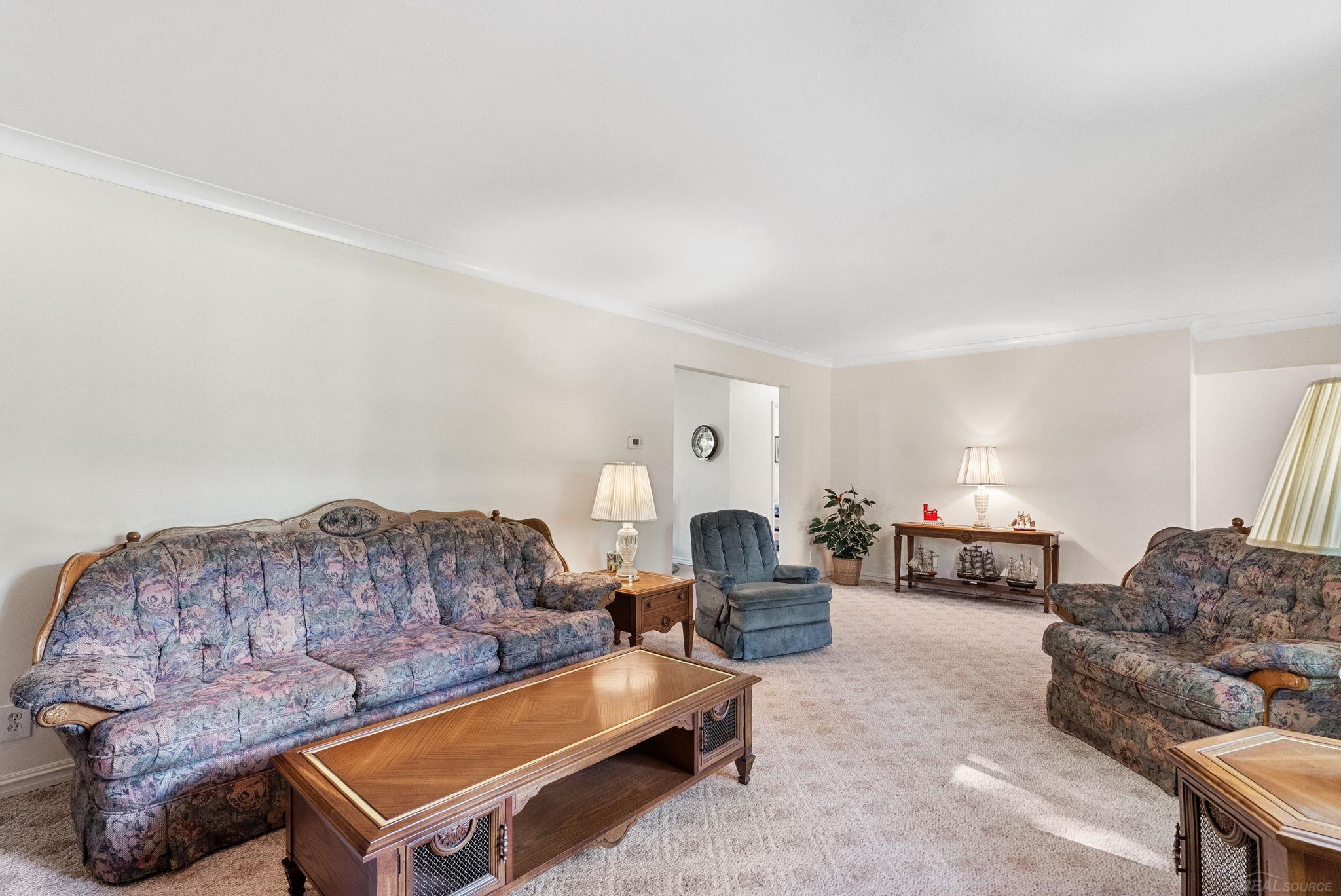 8190 Lakeshore Road Lexington, MI 48450 - Photo 8 of 37 50143137-96c37d5c-53c3-4495-92a8-6f37c0ad9272.JPG