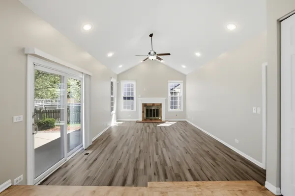 $565,000 | 1347 Hunter Drive, Bartlett, IL 60103