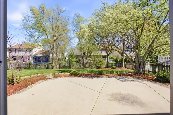 $565,000 | 1347 Hunter Drive, Bartlett, IL 60103