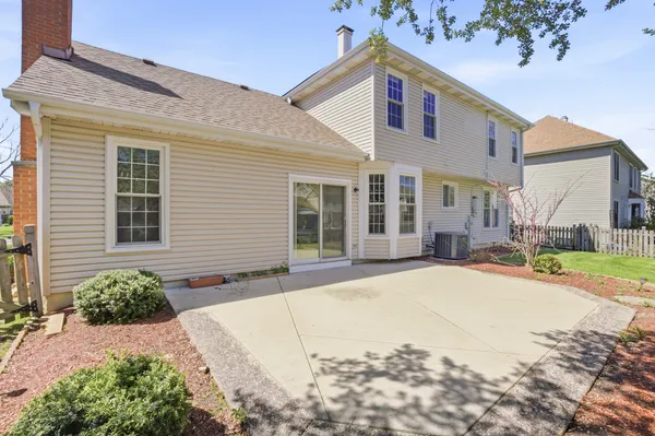 $565,000 | 1347 Hunter Drive, Bartlett, IL 60103