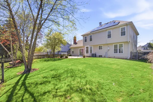 $565,000 | 1347 Hunter Drive, Bartlett, IL 60103