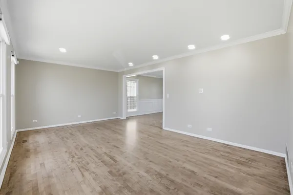 $565,000 | 1347 Hunter Drive, Bartlett, IL 60103