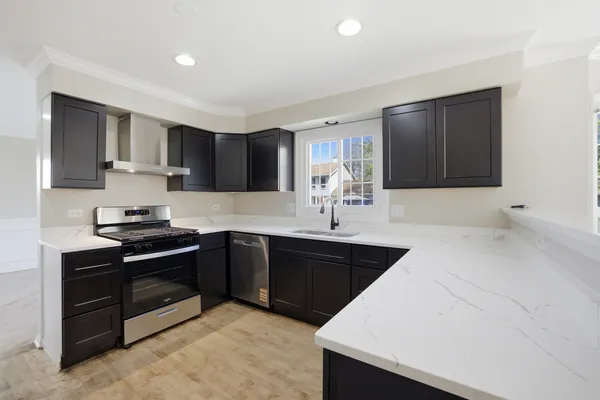 $565,000 | 1347 Hunter Drive, Bartlett, IL 60103