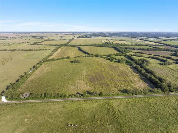 $985,000 | 902 Mattlage Road, Crawford, TX 76638