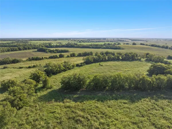 $985,000 | 902 Mattlage Road, Crawford, TX 76638