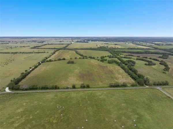 $985,000 | 902 Mattlage Road, Crawford, TX 76638