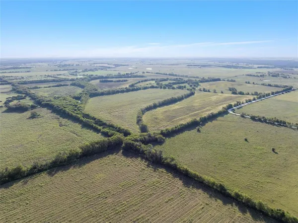 $985,000 | 902 Mattlage Road, Crawford, TX 76638