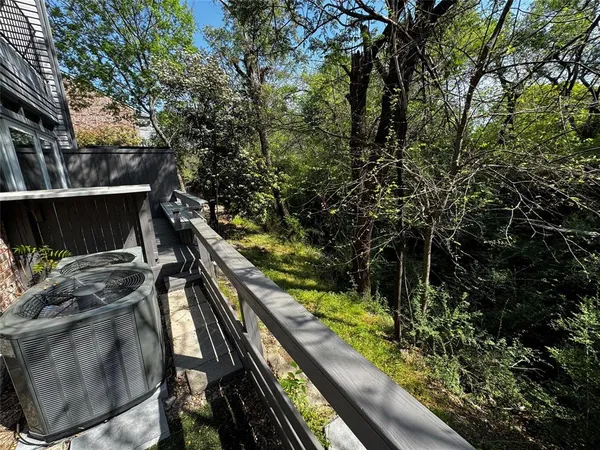 a view of an outdoor space