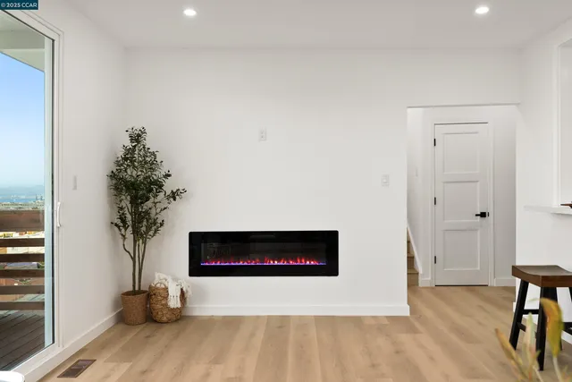 $998,000 | 657 Silver Avenue, San Francisco, CA 94134