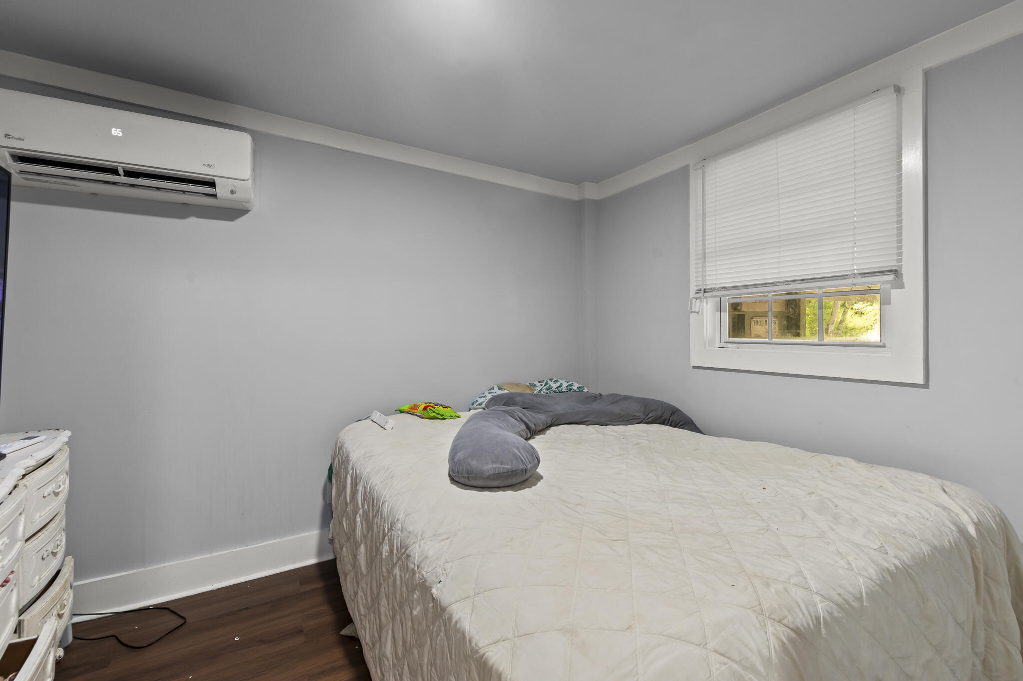 74 West Shell Cracker Road Freeport, FL 32439 - Photo 12 of 40 a bedroom with a bed and a window