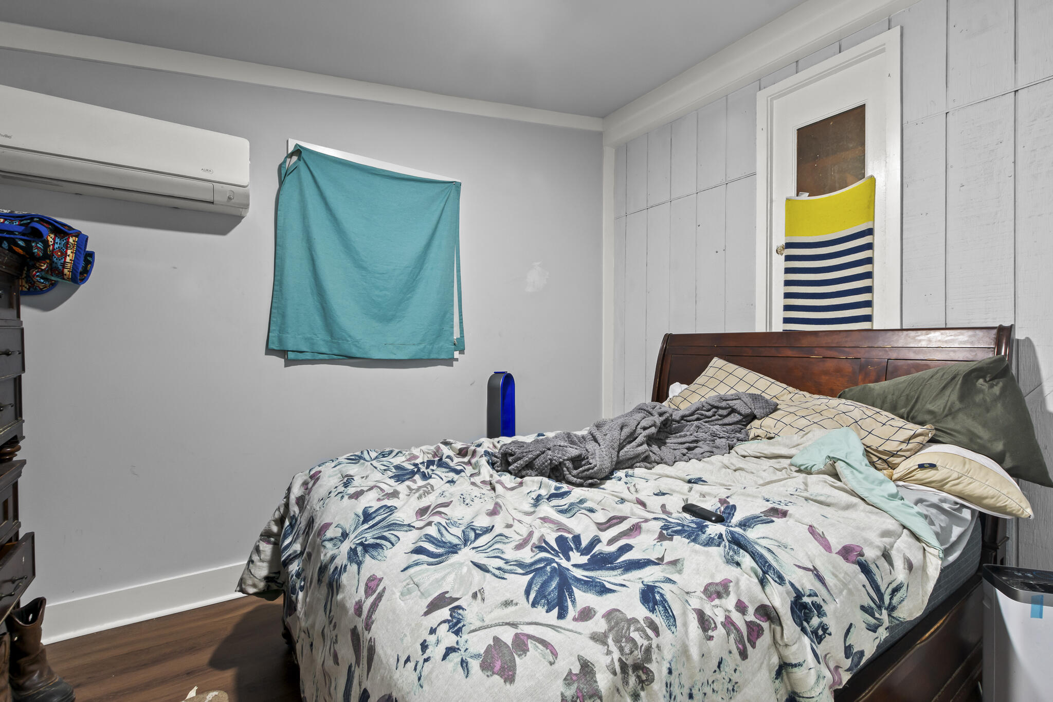 74 West Shell Cracker Road Freeport, FL 32439 - Photo 13 of 40 a bedroom with a bed and painting on the wall