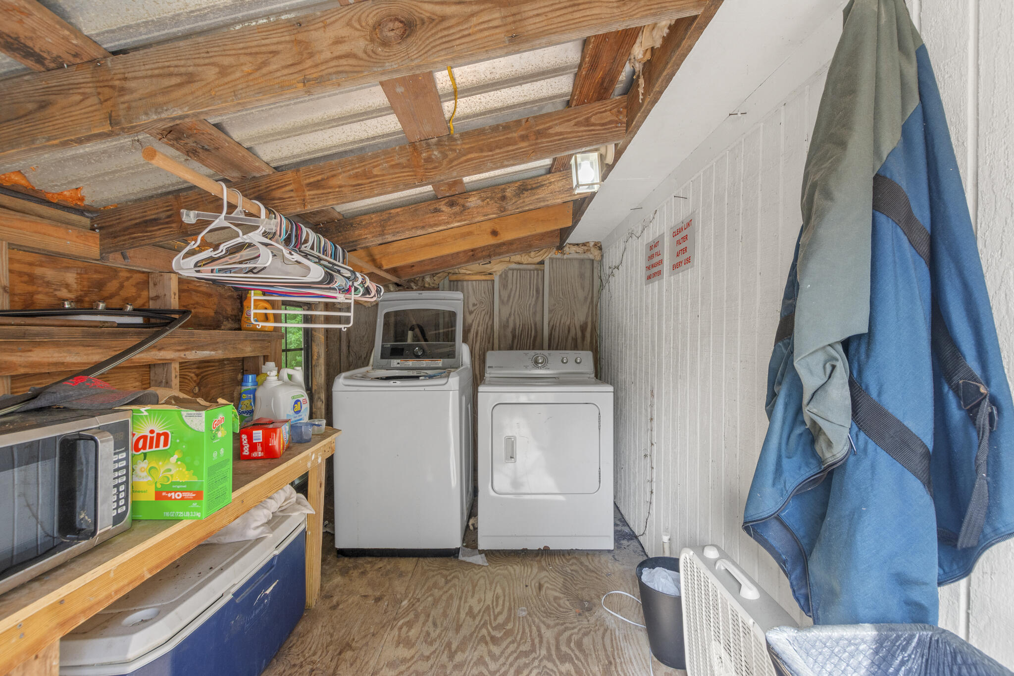 74 West Shell Cracker Road Freeport, FL 32439 - Photo 39 of 40 a utility room with dryer and washer