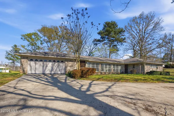 $169,900 | 2021 Highway 35, Walnut Grove, MS 39189