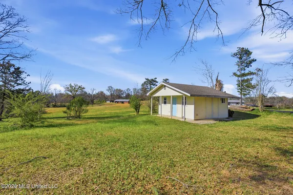 $169,900 | 2021 Highway 35, Walnut Grove, MS 39189