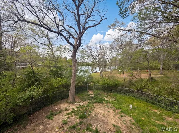 $184,000 | 8479 Lake Drive, Cedar Hill, MO 63016