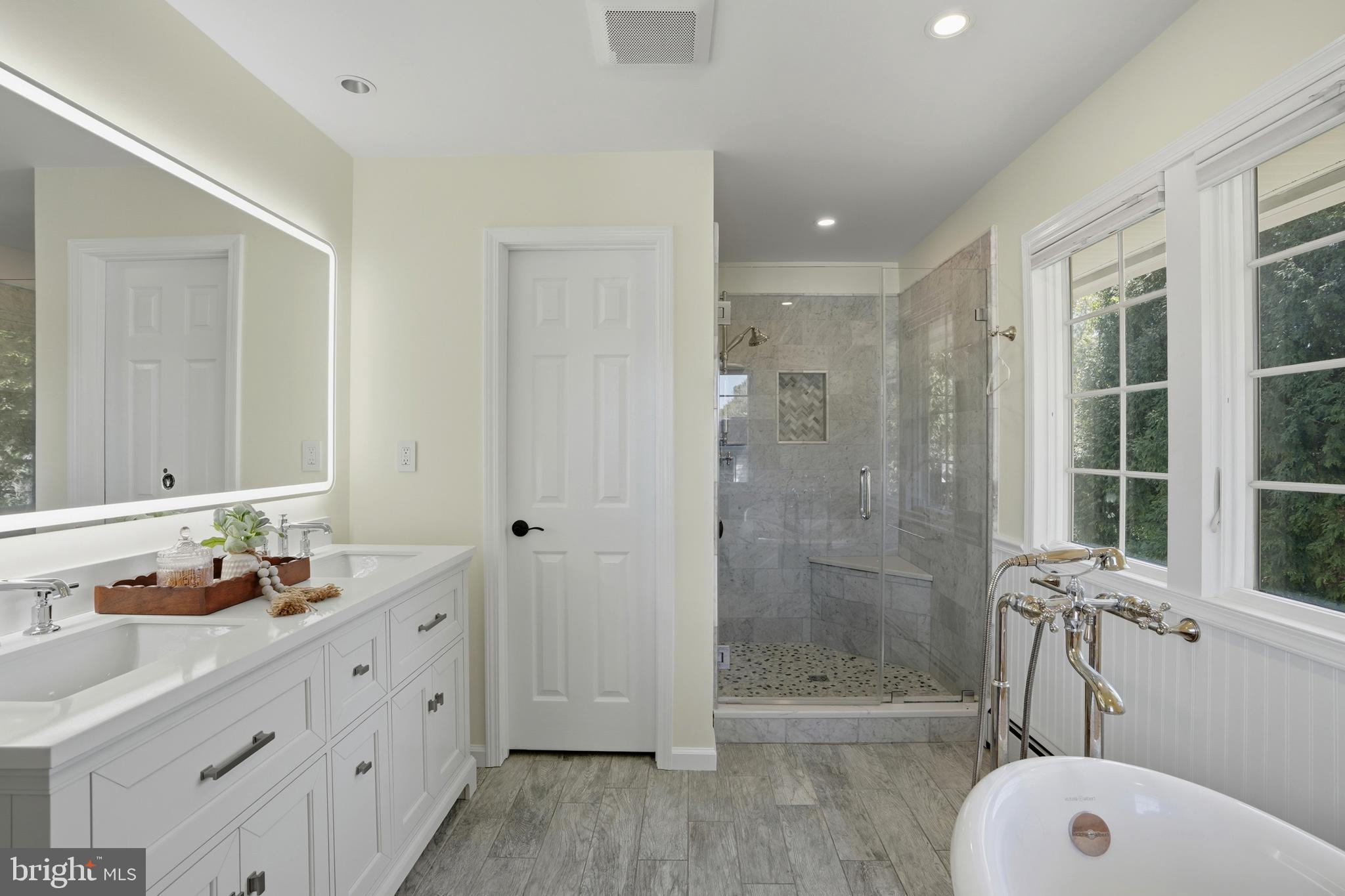 300 Lewis Street Northwest Vienna, VA 22180 - Photo 17 of 20 Primary Bathroom suite w/dual sinks