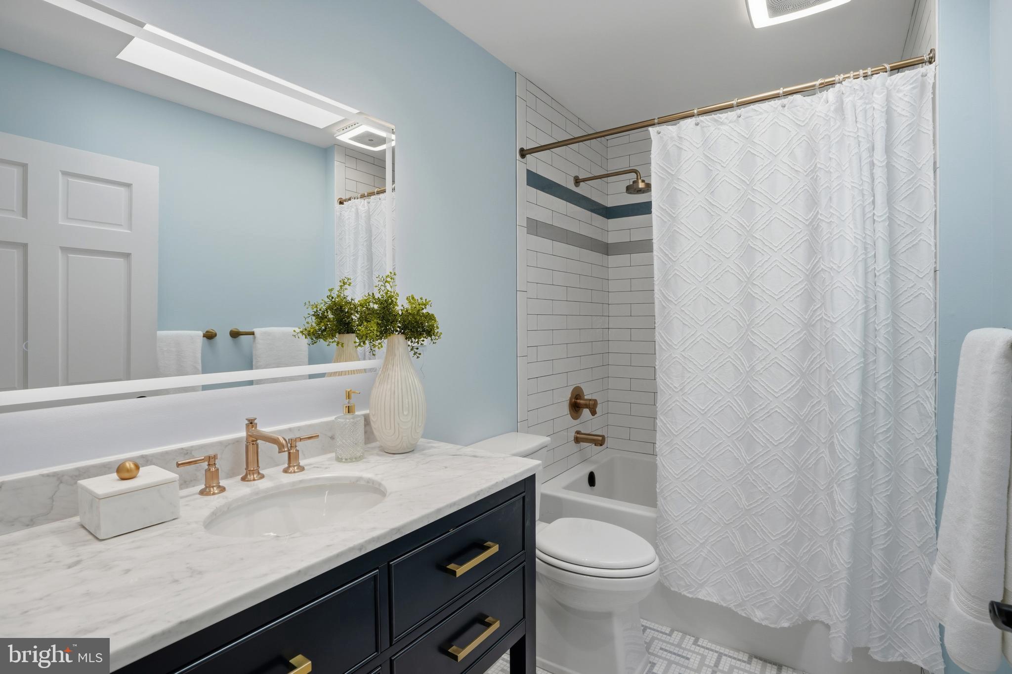 300 Lewis Street Northwest Vienna, VA 22180 - Photo 19 of 20 Third Full bathroom