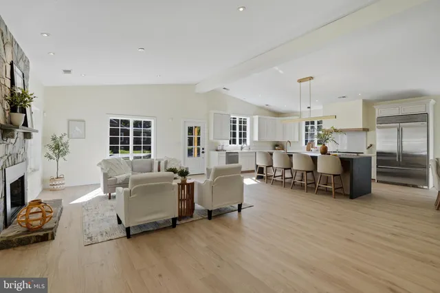 $1,899,000 | 300 Lewis Street Northwest, Vienna, VA 22180