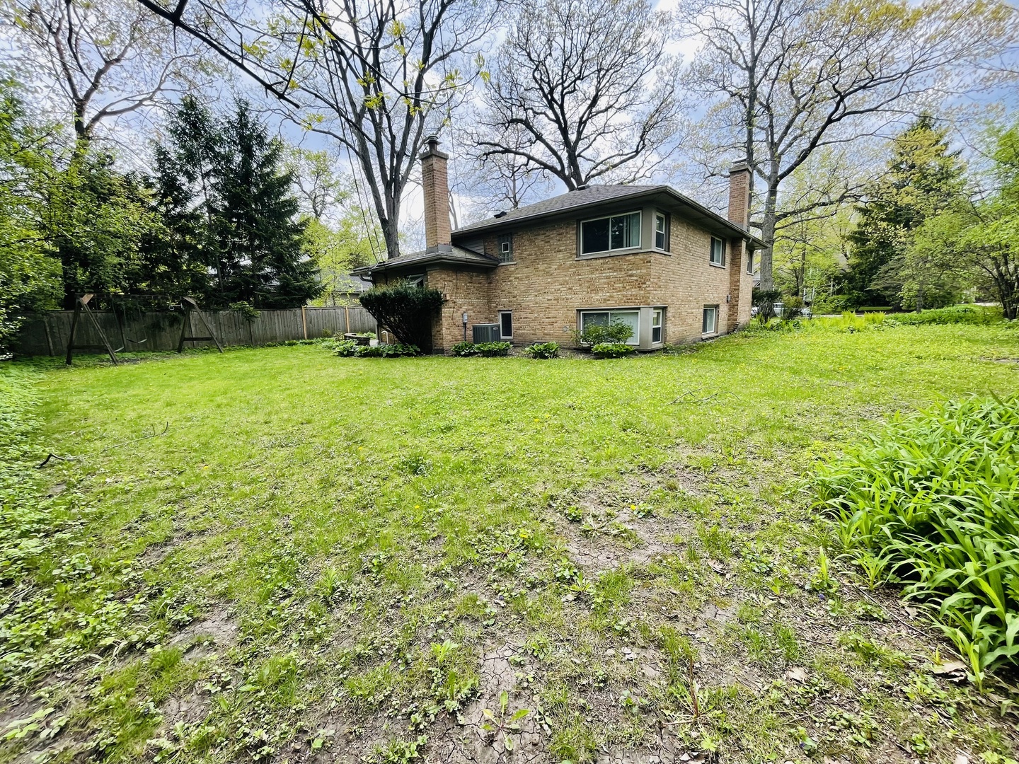 1201 Daryl Lane Northbrook, IL 60062 - Photo 14 of 15 a front view of house with yard and trees